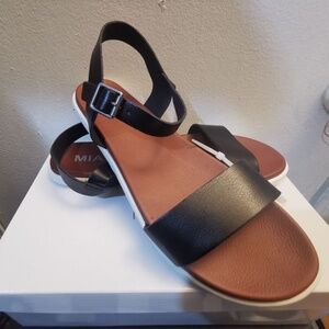 Sandal